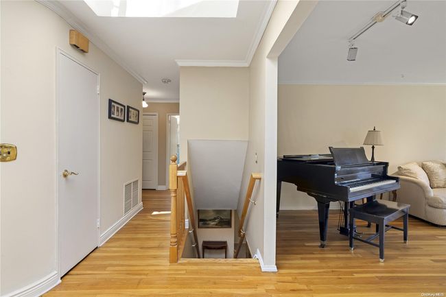 6 Melrose Ct, House other with 3 bedrooms, 2 bathrooms and null parking in Commack NY | Image 16