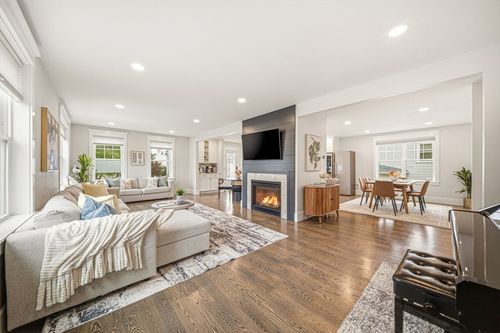 1-4 Boynton St, Waltham, MA, 02453-2811 | Card Image