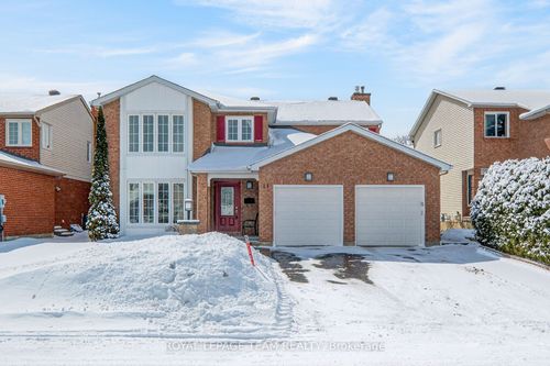 11 Speers Cres, Kanata, ON, K2M1W1 | Card Image