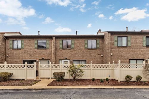 107 Georgetown Ln, Murrysville, PA, 15632-1521 | Card Image