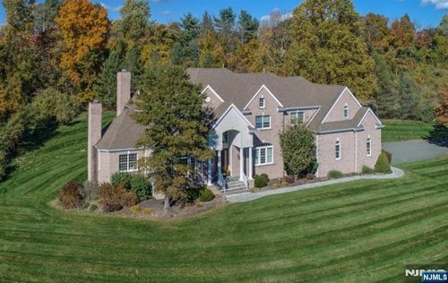 6 Trout Brook Ct, Chester, NJ, 07930-3231 | Card Image