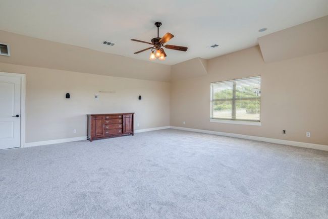 Bonus upstairs area. Media Room? 2nd Living area? Game room? | Image 27