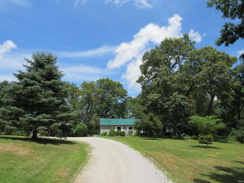 3425 E Us Highway 24, Monticello, IN, 47960-7678 | Card Image
