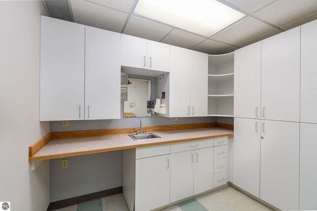 1380 Main St, Home with 0 bedrooms, 10 bathrooms and null parking in Edmore MI | Image 75