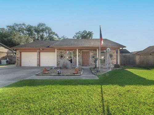 617 Dogwood St, Lake Jackson, TX, 77566-4339 | Card Image