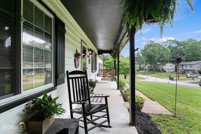 4390 Conwhey Ct Sw, House other with 4 bedrooms, 4 bathrooms and 3 parking in Smyrna GA | Image 6