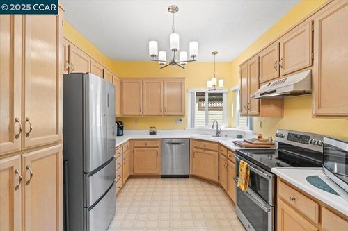 206 Dorada Ct, Hercules, CA, 94547-2201 | Card Image
