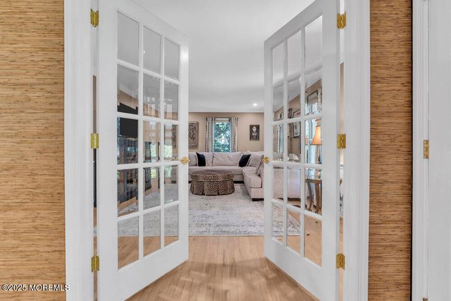 Living Room Entrance | Image 32