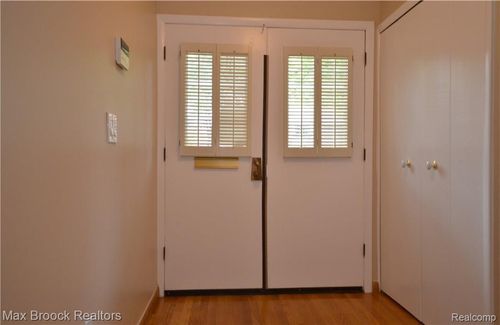 188-1832 Torquay Ave, Royal Oak, MI, 48073-1223 | Card Image