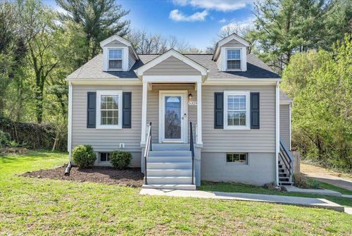 5329 Eden Ave, Roanoke, VA, 24018-8708 | Card Image