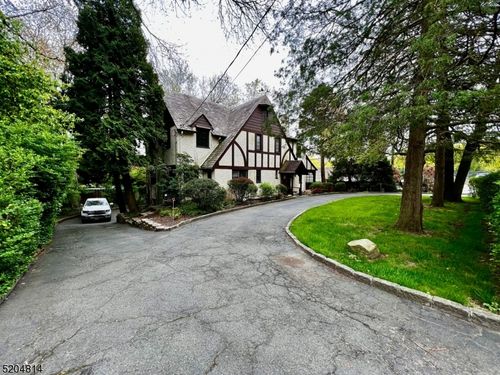 12 Hobart Gap Rd, Short Hills, NJ, 07078-1803 | Card Image