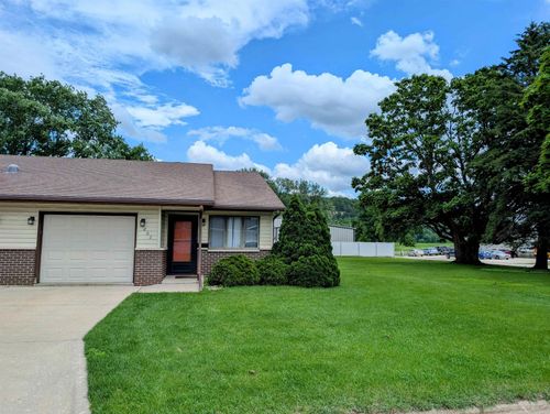 202 5th St, Decorah, IA, 52101-1406 | Card Image