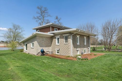 34 River St, South Elgin, IL, 60177-2039 | Card Image