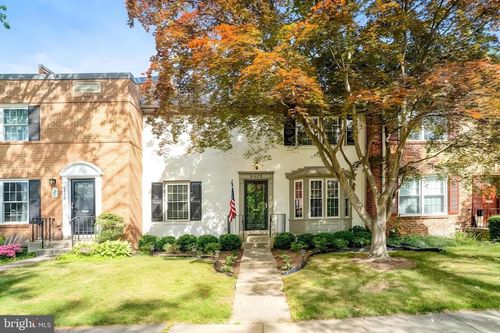 8428 Grenoble Ct, SPRINGFIELD, VA, 22152-1719 | Card Image