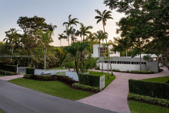 9500 Sw 60 Th Ct, House other with 6 bedrooms, 9 bathrooms and null parking in Pinecrest FL | Image 52