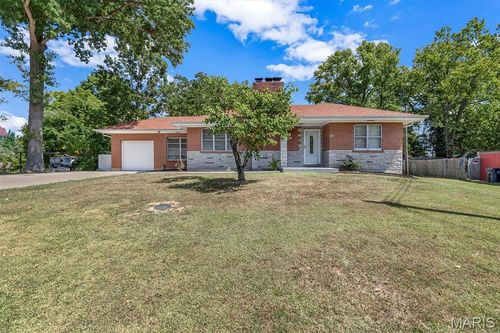 634 N Virginia Ave, Eureka, MO, 63025-1139 | Card Image