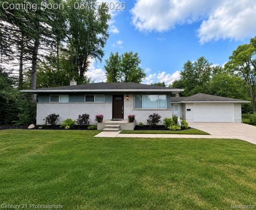 6676 Northview Dr, Clarkston, MI, 48346-1530 | Card Image
