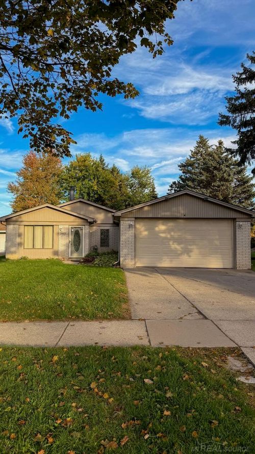 34454 Koch Ave, Sterling Heights, MI, 48310-6654 | Card Image