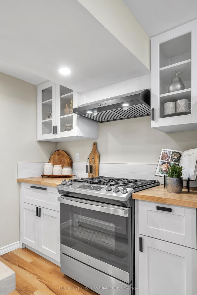 180 Gammage St, House other with 5 bedrooms, 2 bathrooms and 2 parking in London ON | Image 35
