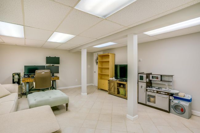 6 Diana Rd, House other with 3 bedrooms, 2 bathrooms and null parking in Derry NH | Image 25