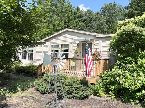32 Foxfire Dr, Plattsburgh, NY, 12901-3116 | Card Image