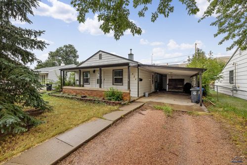 424 Robbins Dr, Rapid City, SD, 57701-5611 | Card Image