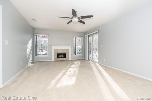 3491 Tremonte Cir S, Rochester, MI, 48306-5004 | Card Image