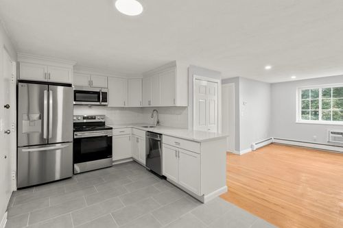 apt-31-15 Staples Ave, Everett, MA, 02149-2248 | Card Image