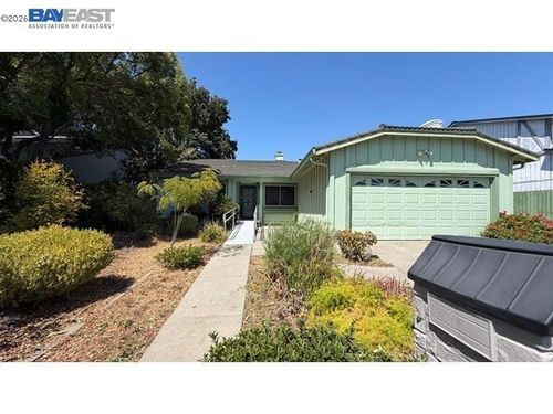 1418 Prospect Way, Suisun City, CA, 94585-3061 | Card Image