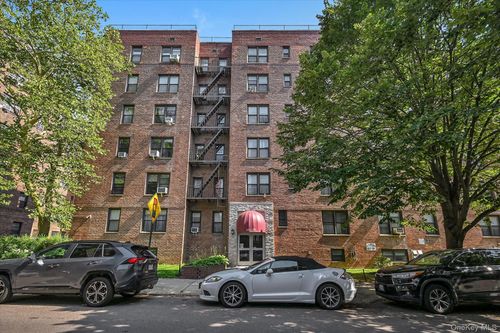 5d-105-30 66th Avenue, New York, NY, 11375 | Card Image