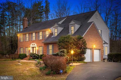 11531 Mamie Ln, Fairfax Station, VA, 22039-2332 | Card Image