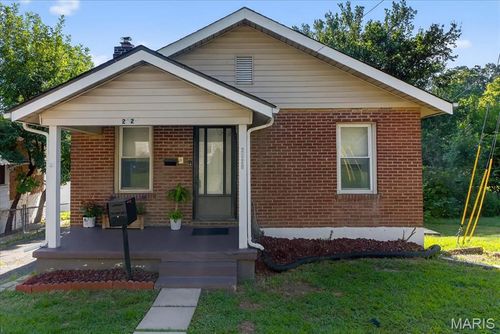 2528 Leslie Ave, Saint Louis, MO, 63114-3233 | Card Image