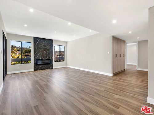 201-1325 Valley View Rd, Glendale, CA, 91202 | Card Image