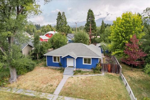 622 Cedar Street, Mount Shasta, CA, 96067 | Card Image