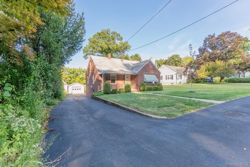 57 Dunneman Ave, Kingston, NY, 12401-4307 | Card Image