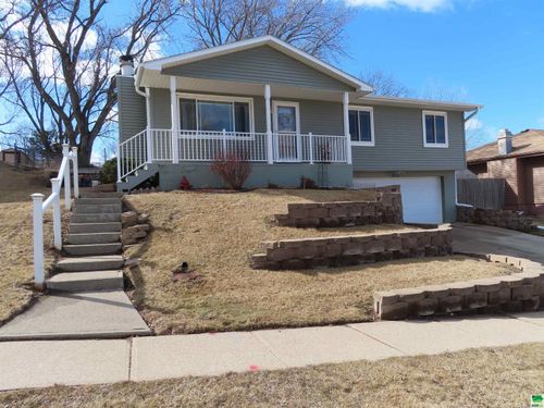 4032 Sherwood Terrace, Sioux City, IA, 51106 | Card Image