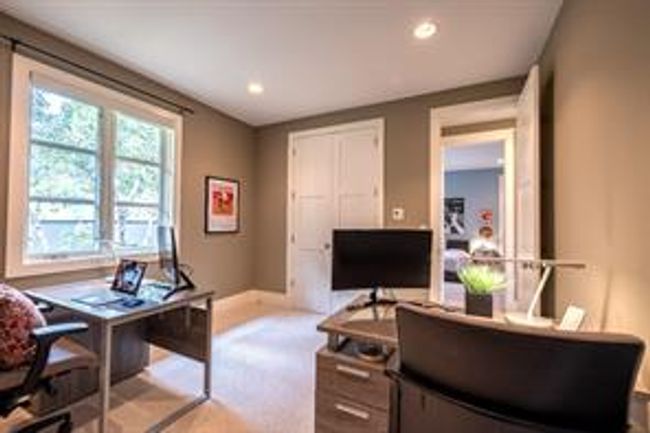 34 Posthill Dr Sw, House detached with 6 bedrooms, 3 bathrooms and 7 parking in Calgary AB | Image 36