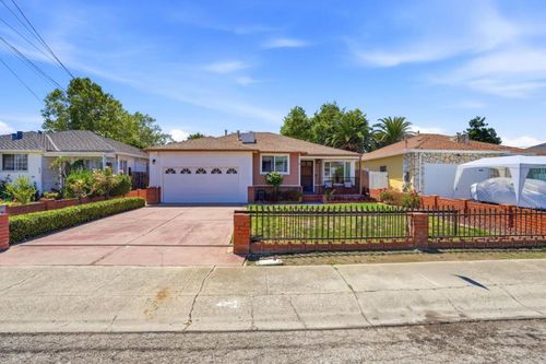439 Wisteria Dr, East Palo Alto, CA, 94303-2049 | Card Image