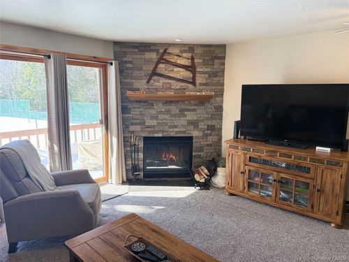 7 Quads Way, Windham, NY, 12496-5304 | Card Image