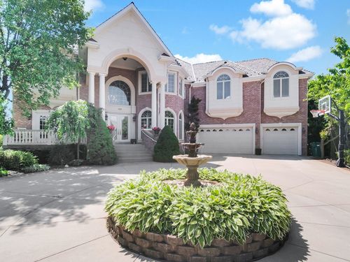 151 Palmer Cir, Vernon Hills, IL, 60061-4574 | Card Image