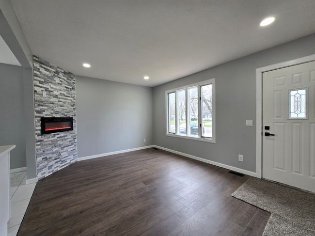 2114 W Miller Rd, House other with 3 bedrooms, 2 bathrooms and null parking in Lansing MI | Image 6