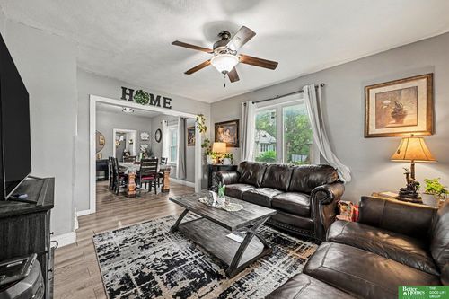 2850 Meredith Ave, Omaha, NE, 68111-2330 | Card Image