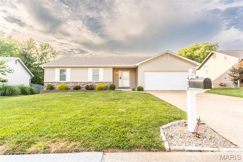 450 Hidden Lake Dr, Saint Peters, MO, 63304-8560 | Card Image