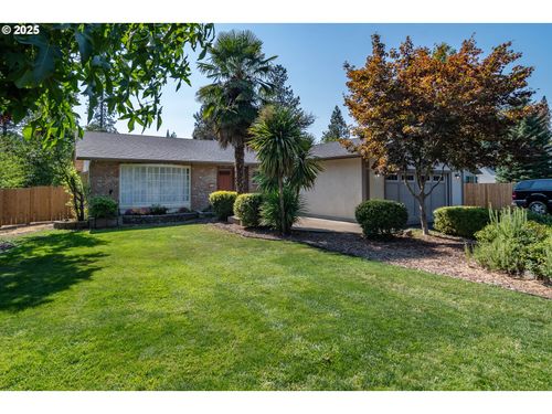 290 Singing Waters Rd, Winchester, OR, 97495-9010 | Card Image