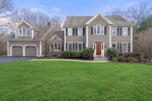 74 Flint Locke Ln, Medfield, MA, 02052-1925 | Card Image