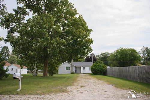 440 Hemlock St, Rogers City, MI, 49779-1426 | Card Image