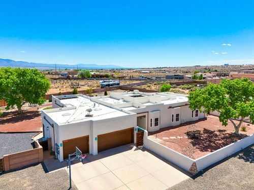1822 Eucalyptus Rd Ne, Rio Rancho, NM, 87144-7817 | Card Image