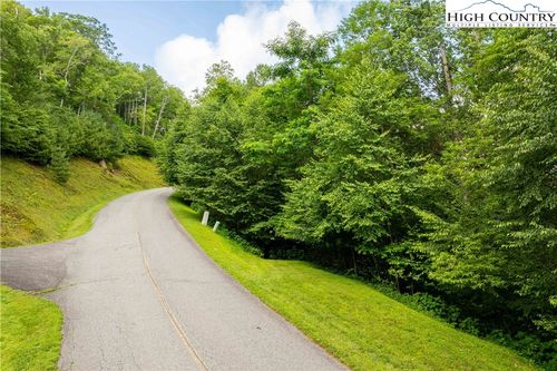 123 Firethorn Trail, Blowing Rock, NC, 28605 | Card Image