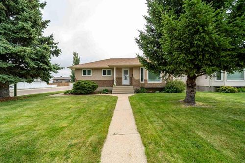 83 Stapeford Cres Se, Medicine Hat, AB, T1B3Y9 | Card Image