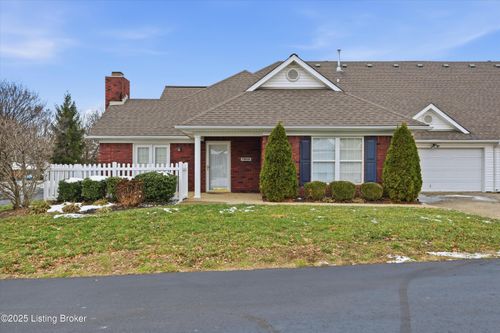 7908 Manner Pointe Dr, Louisville, KY, 40220-3200 | Card Image